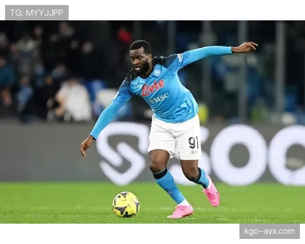 恩东贝莱失误成焦点，球队整体状态引发广泛关注