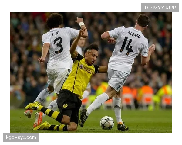 德甲转会市场风起云涌：新星闪耀加盟，老将告别舞台