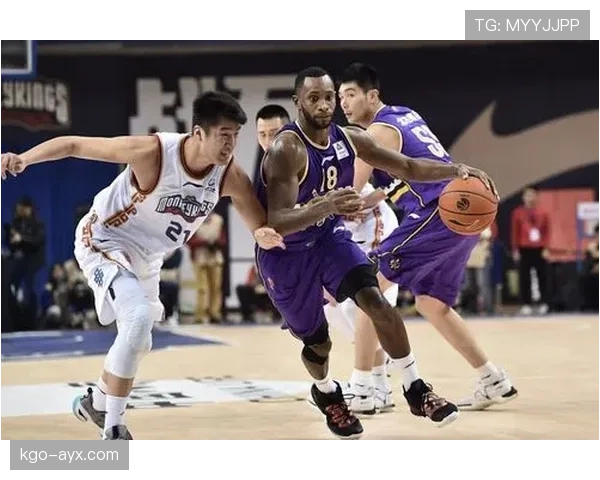 凯泽边路闪电突破助球队取胜，关键战表现抢眼