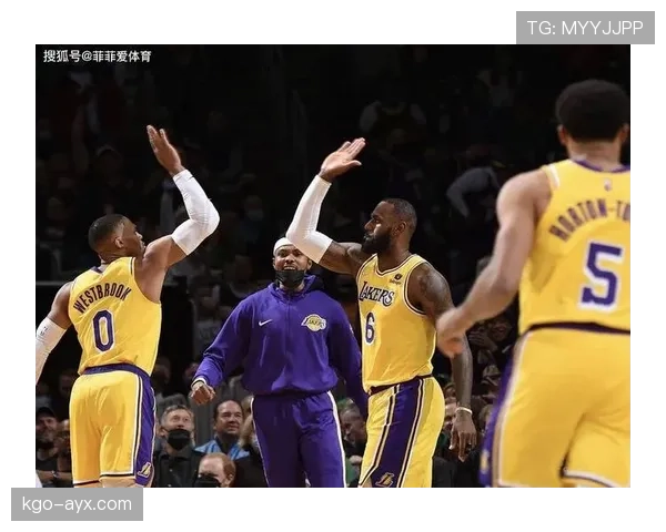 塞维利亚战术调整成效显著，球队状态回暖引球迷热议