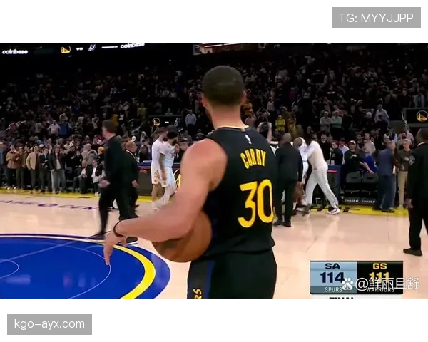 巴恩斯砍下高效得分拉开差距领先勇士队核心库里表现逊色